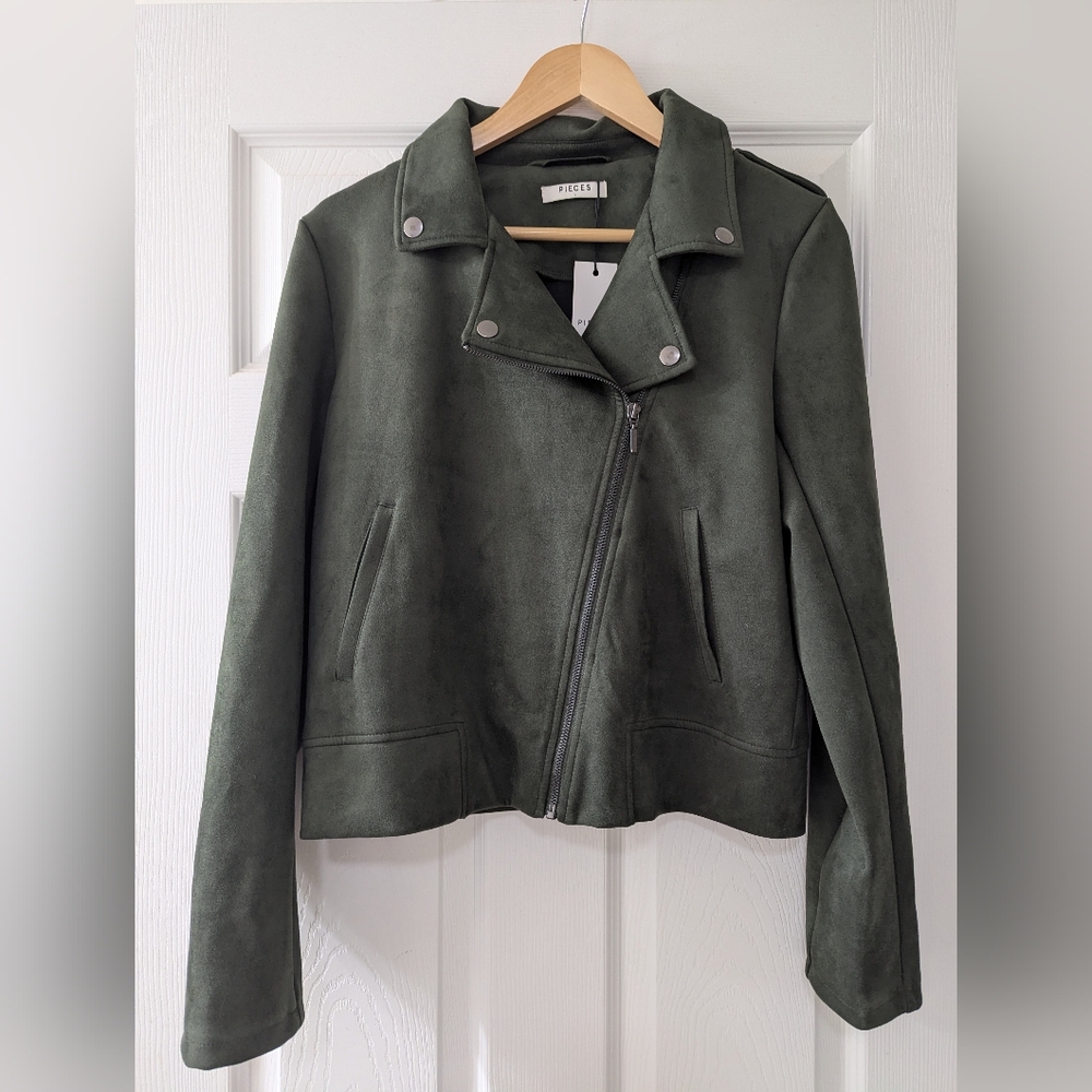 NWT - PIECES green cropped jacket - size L (EU)